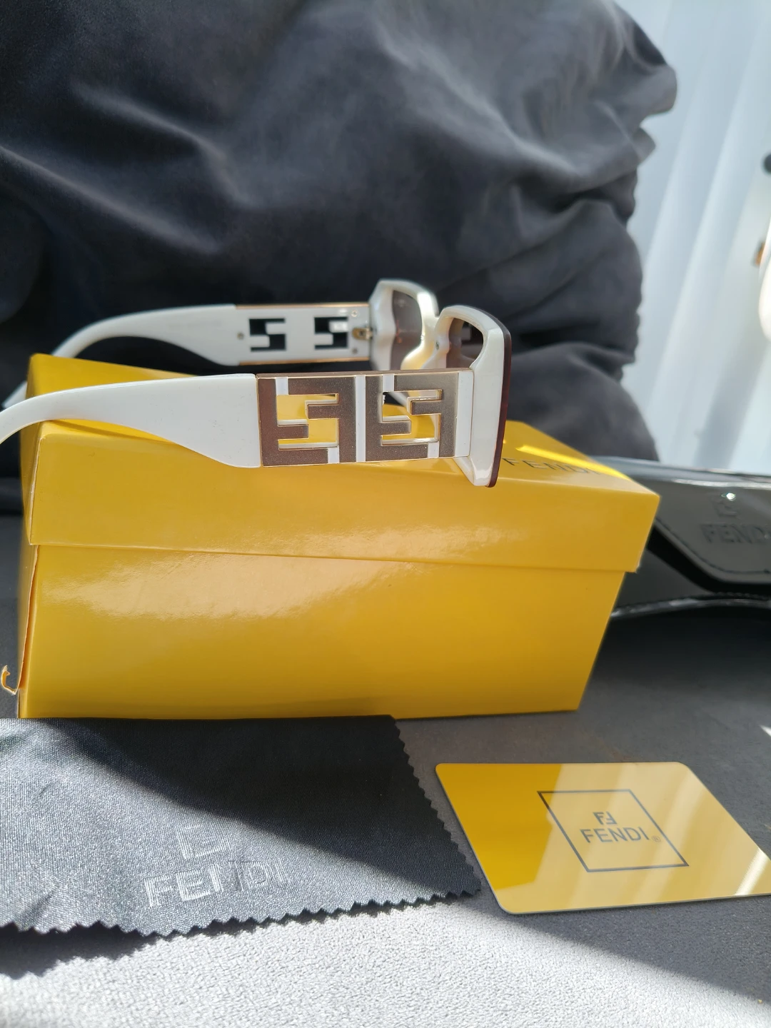 Fendi Sunglasses - photo 5