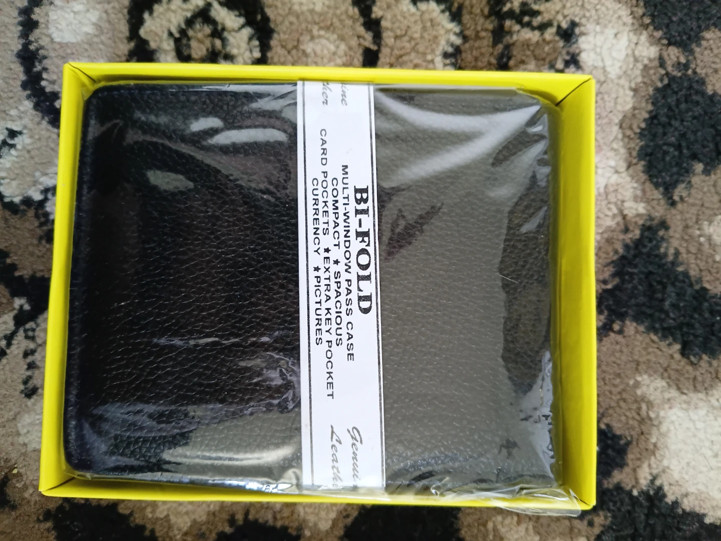 Genuine Leather Bi-Fold Multi-Window Pass Case Wallet - photo 2