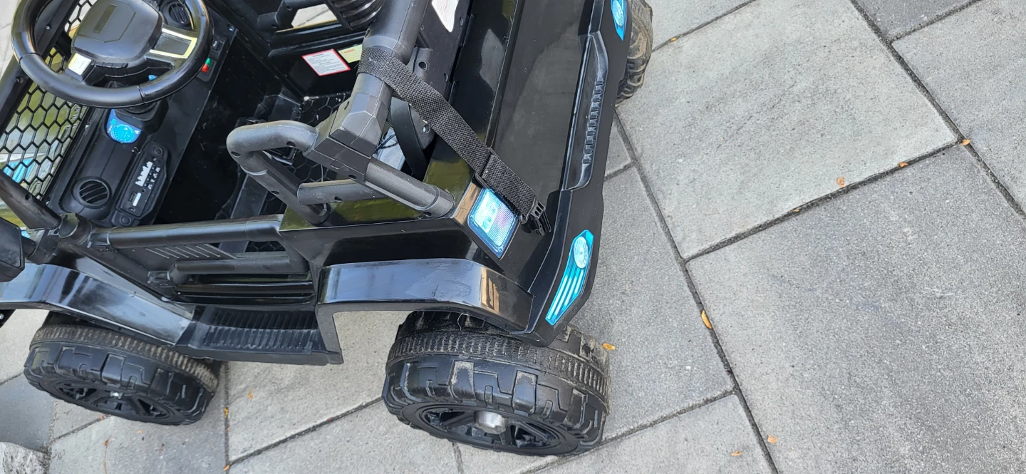Black Ride-On Toy Jeep with Remote - photo 2