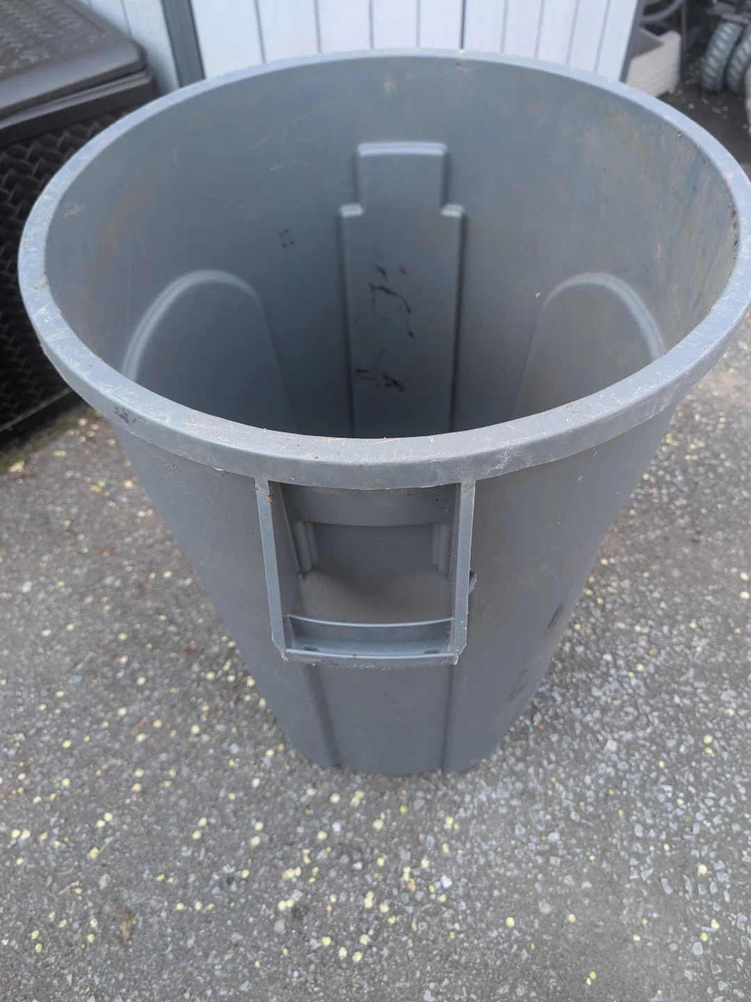 Grey 44 Gallon M2 Trash Container - photo 5