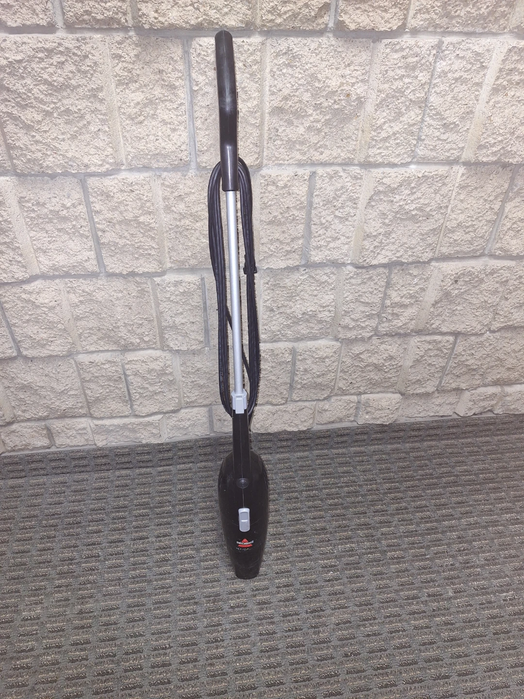 Bissell Lightweight Bagless Vacuumi - photo 2