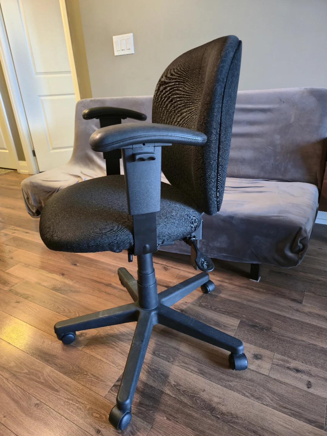Black Office Chair - photo 2