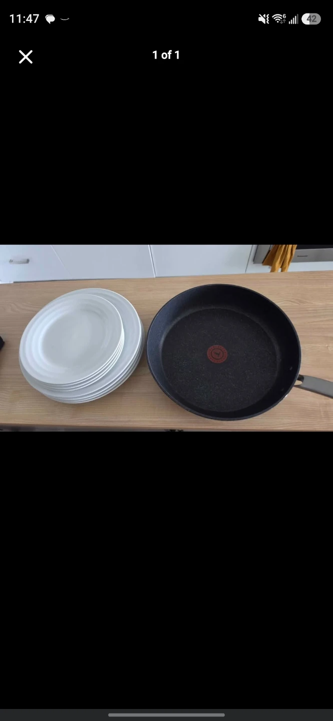 T-fal frying pan and set of 6 white plates