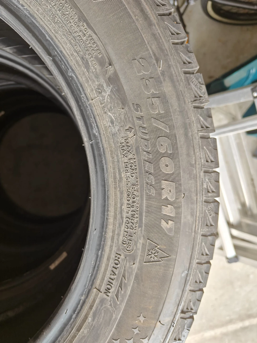 Michelin X-Ice Snow Winter Tires - 235/60R17