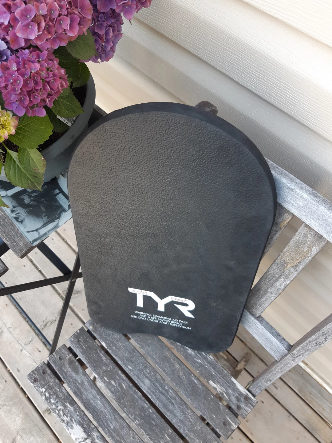 TYR classic kickboard for swimming