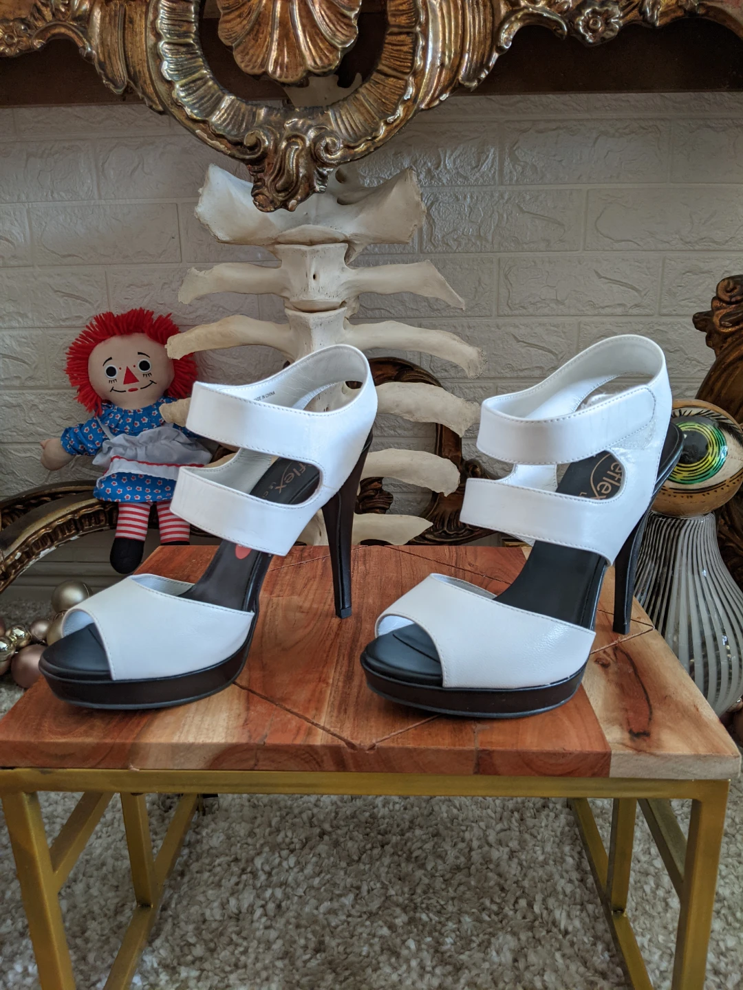 Le Château White Heels Size 8 - photo 3