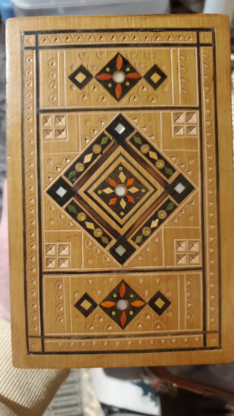 Decorative Wooden Keepsake Box - photo 5