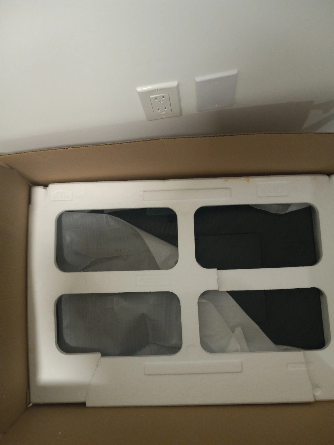 Samsung ViewFinity S7 32" Monitor - photo 2