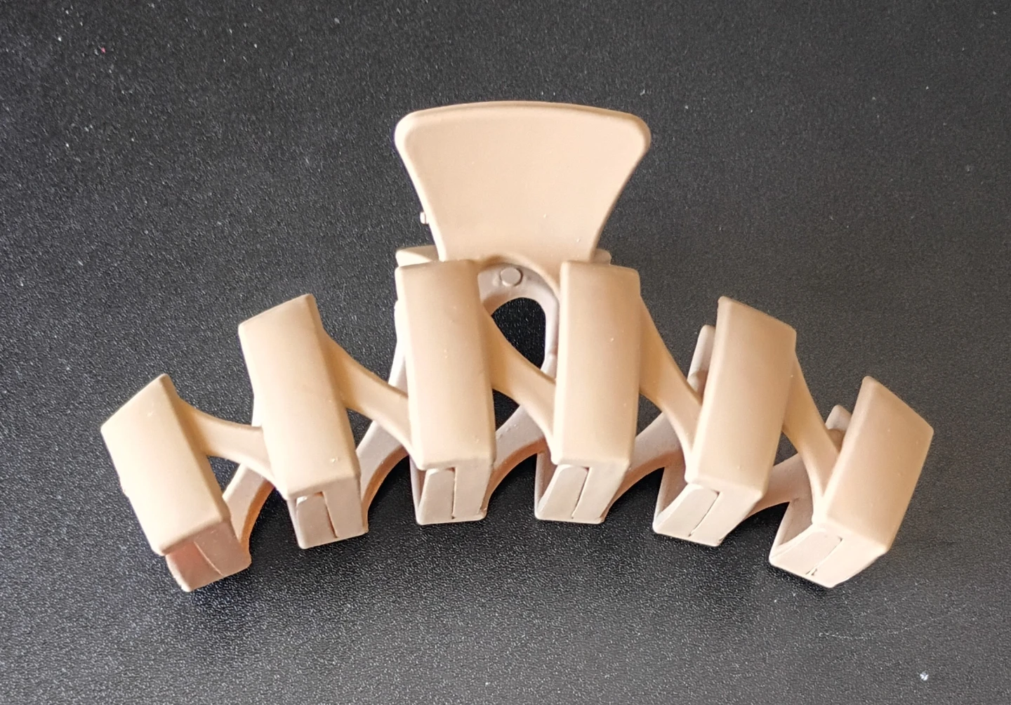 Neutral Claw Clip