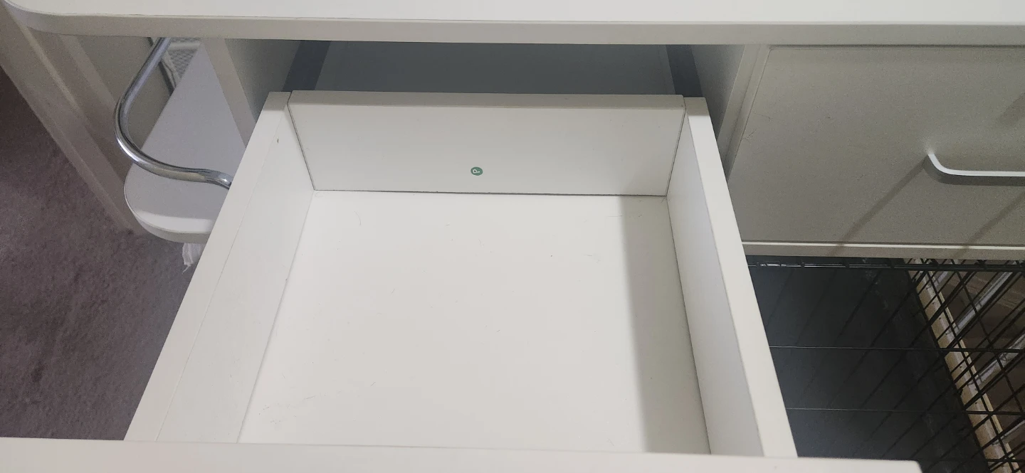 WHITE WALL MOUNTABLE HAIRDRESSING STATION - photo 2