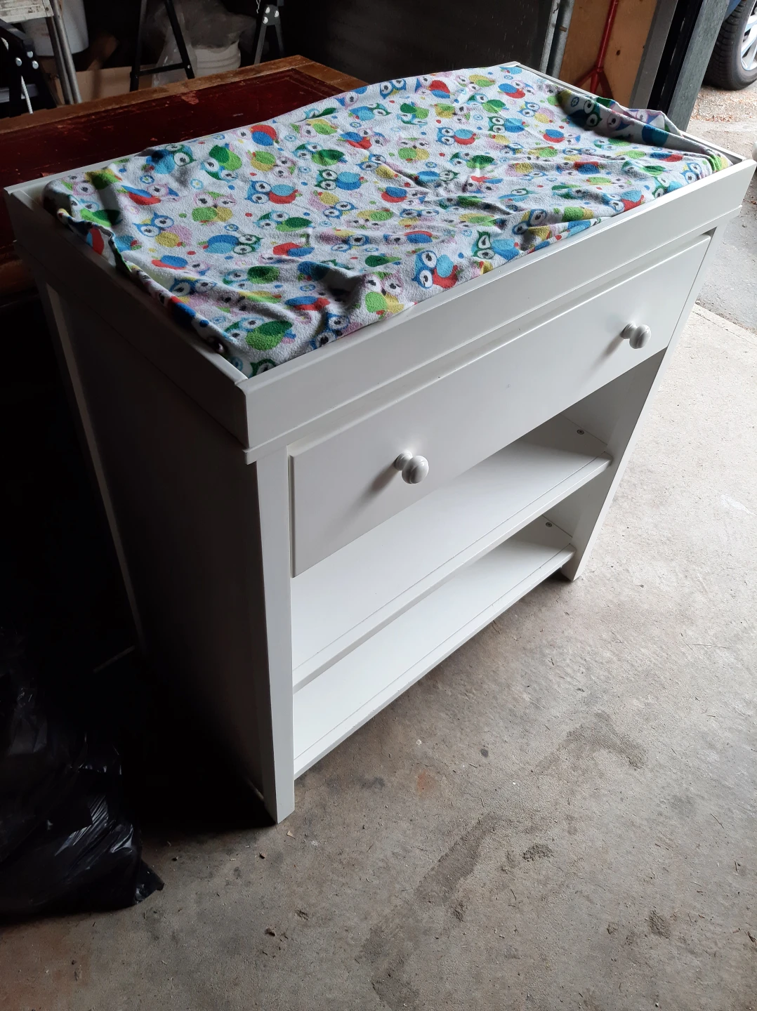 Fisher-Price White Changing Table with Owl Print Pad