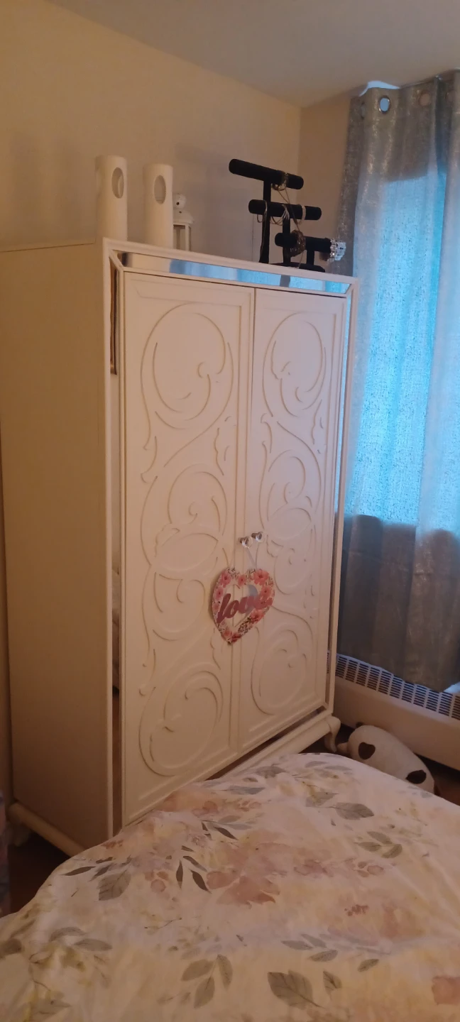 White Bedroom Suite - photo 5