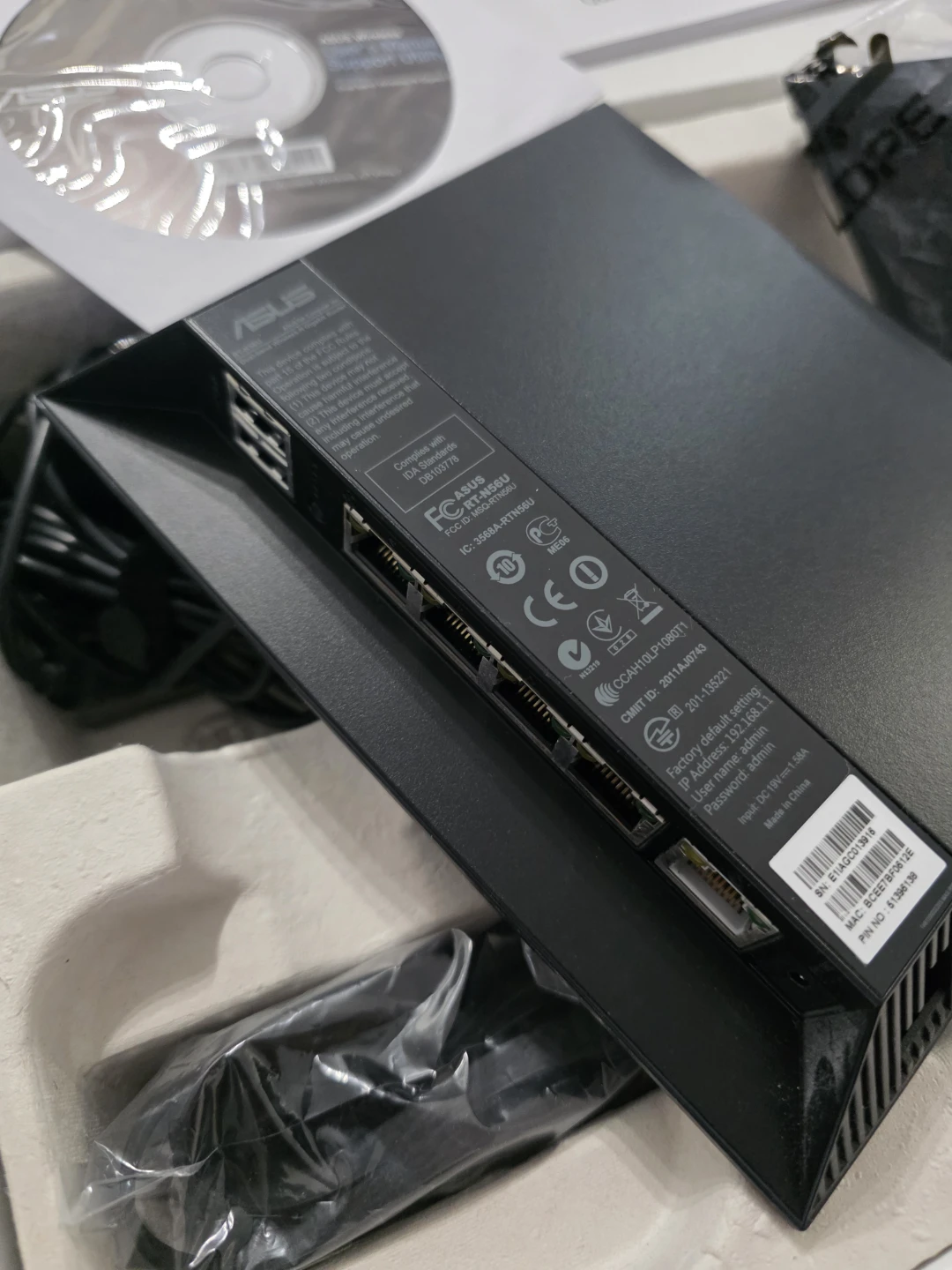 ASUS RT-N56U Dual-band Wireless-N600 Gigabit Router - photo 4