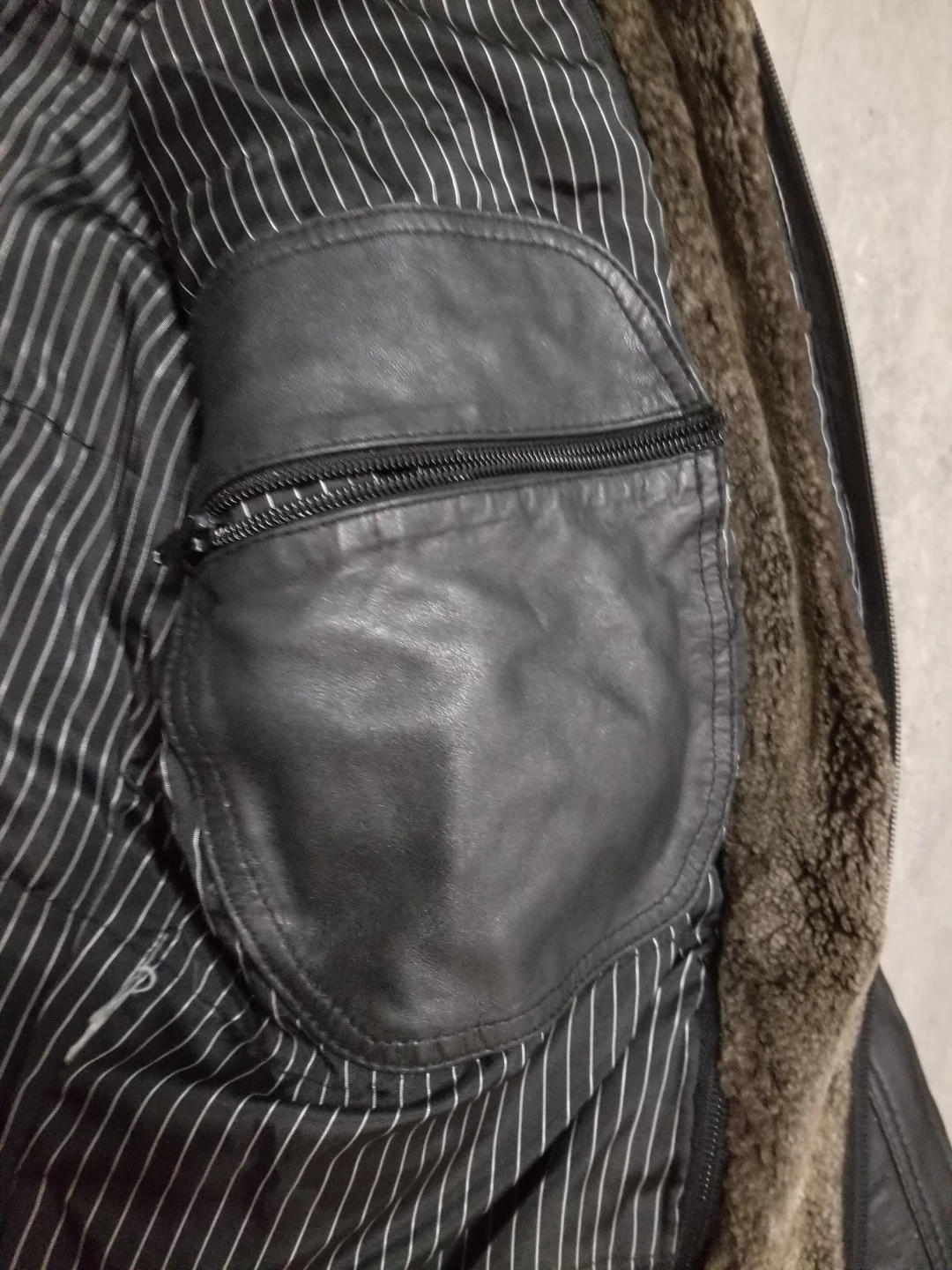 Medium Black Leather Jacket - photo 4