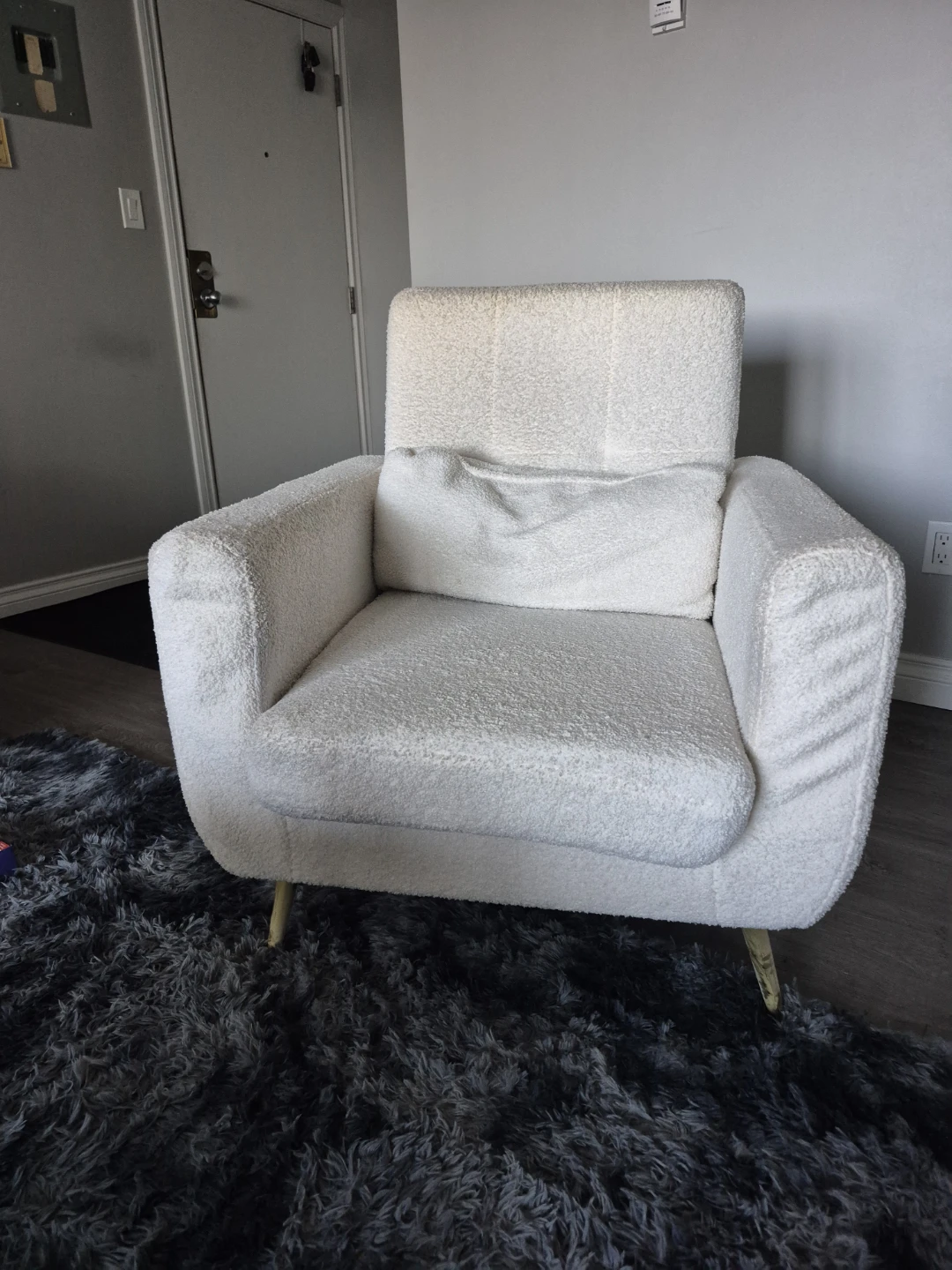 A pair of used tufted polyester armchairs - photo 3