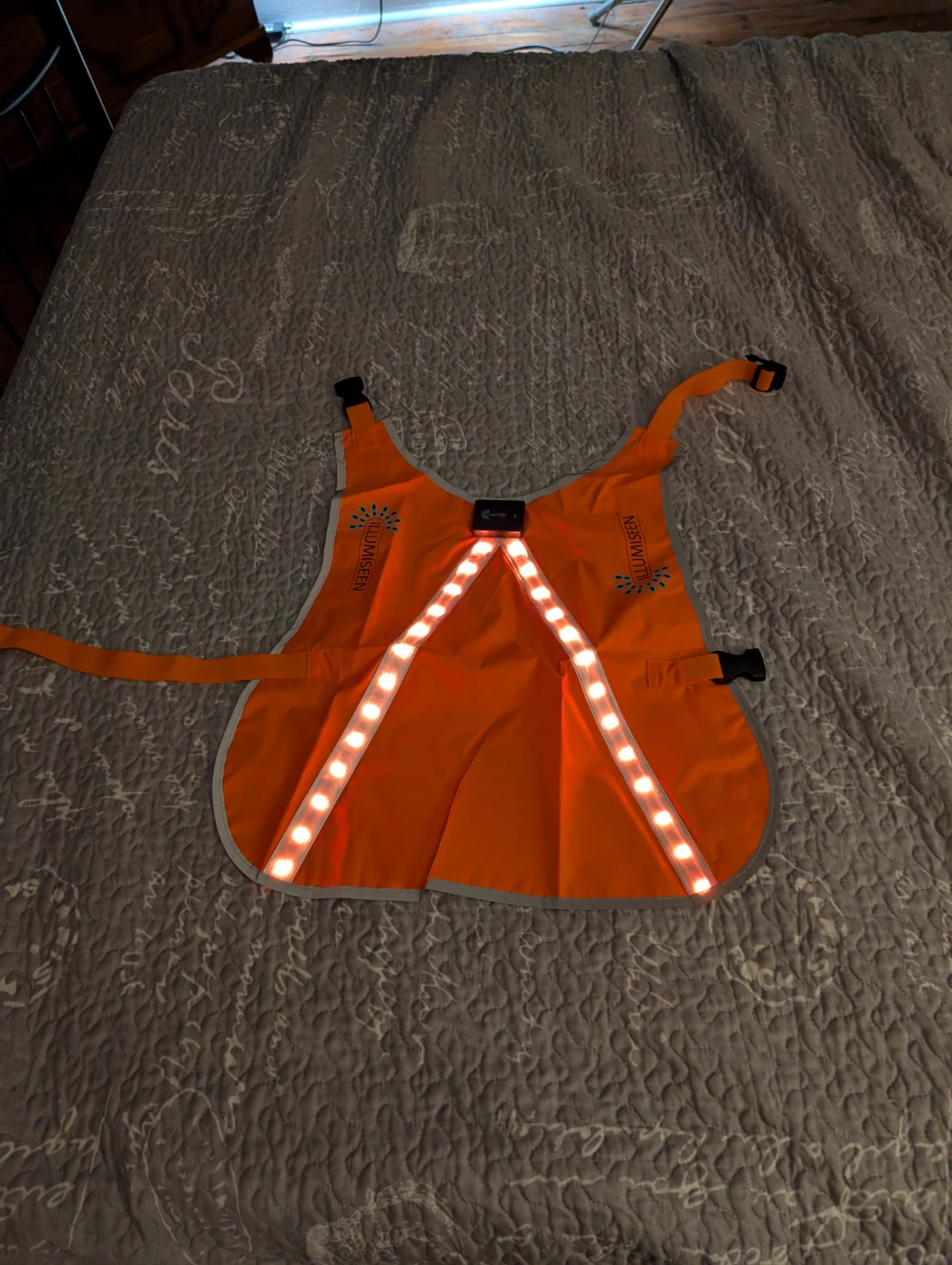 Illumiseen Reflective LED Safety Vest - photo 2