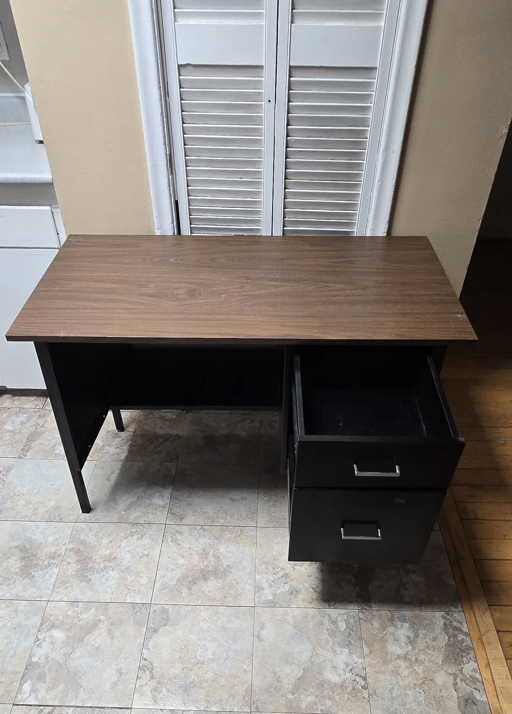Office Desk - photo 2