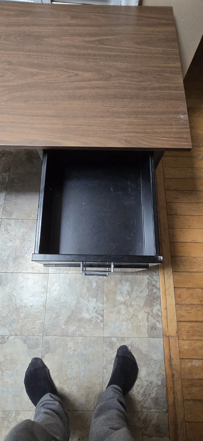 Office Desk - photo 3