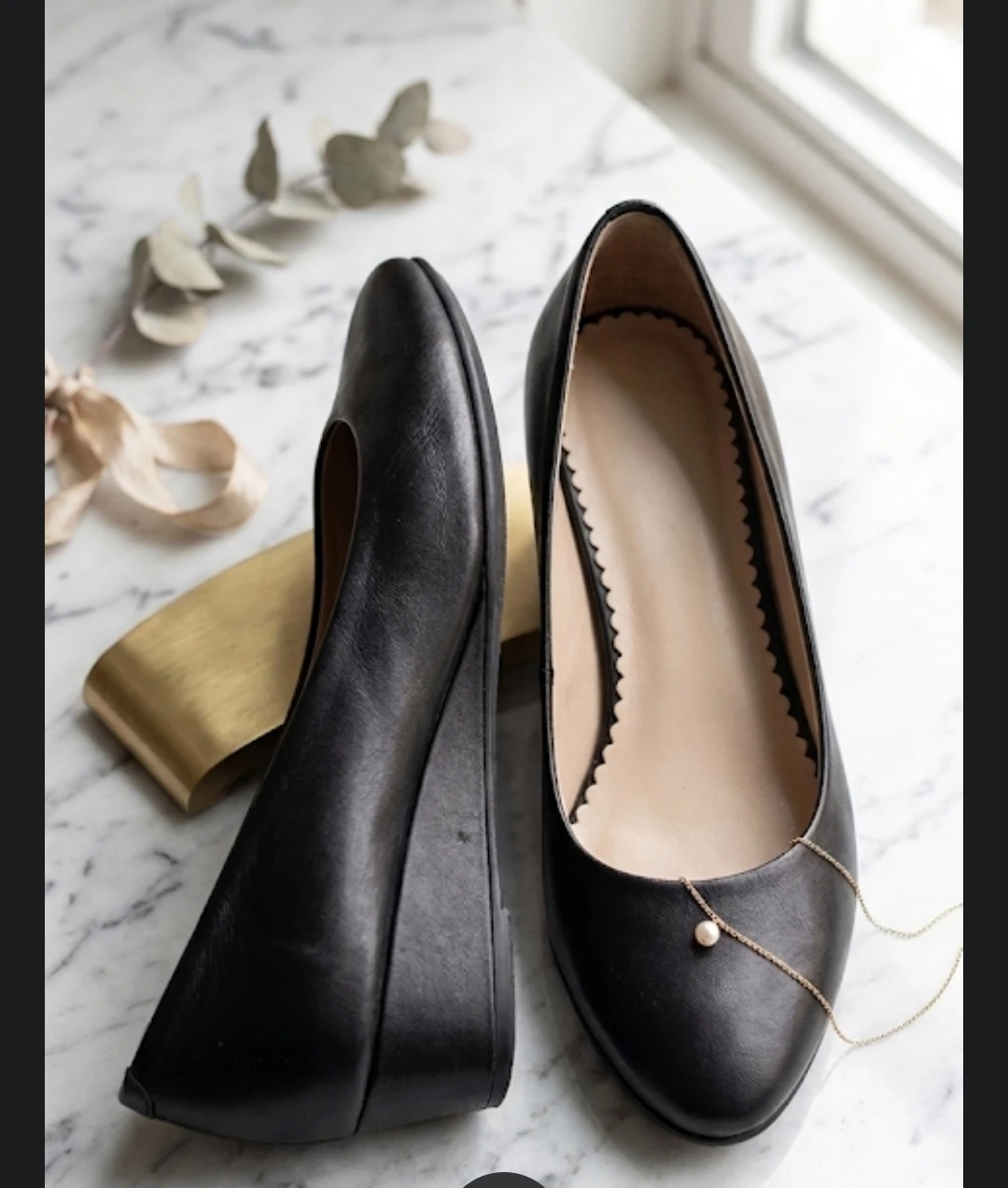 Black wedge pumps size 6.5/7 - photo 2