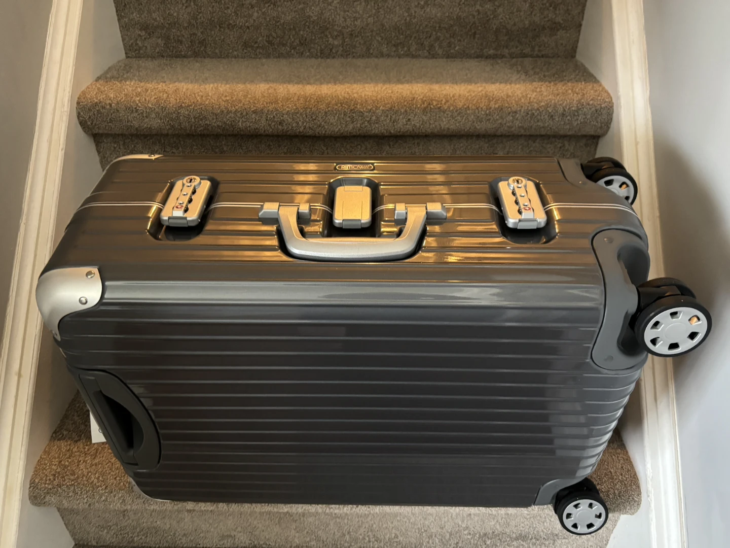 Rimowa LimboTrolley Suitcase Seal Grey. - photo 5
