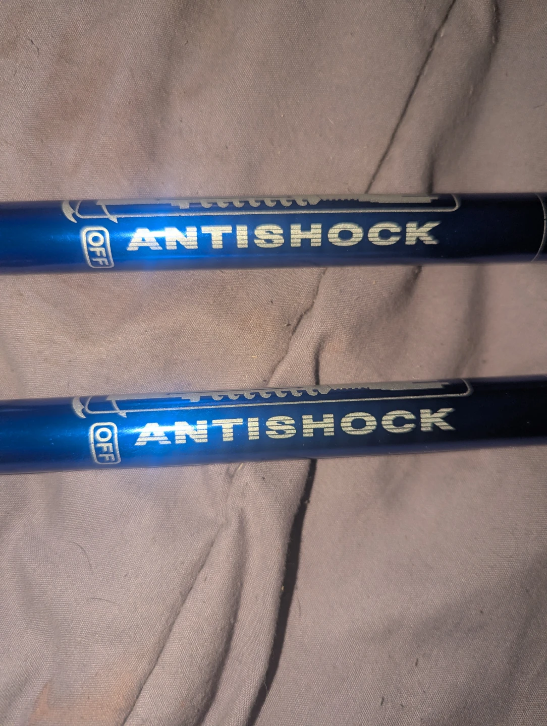 ANTISHOCK Trekking Poles with Carrying Case - photo 3