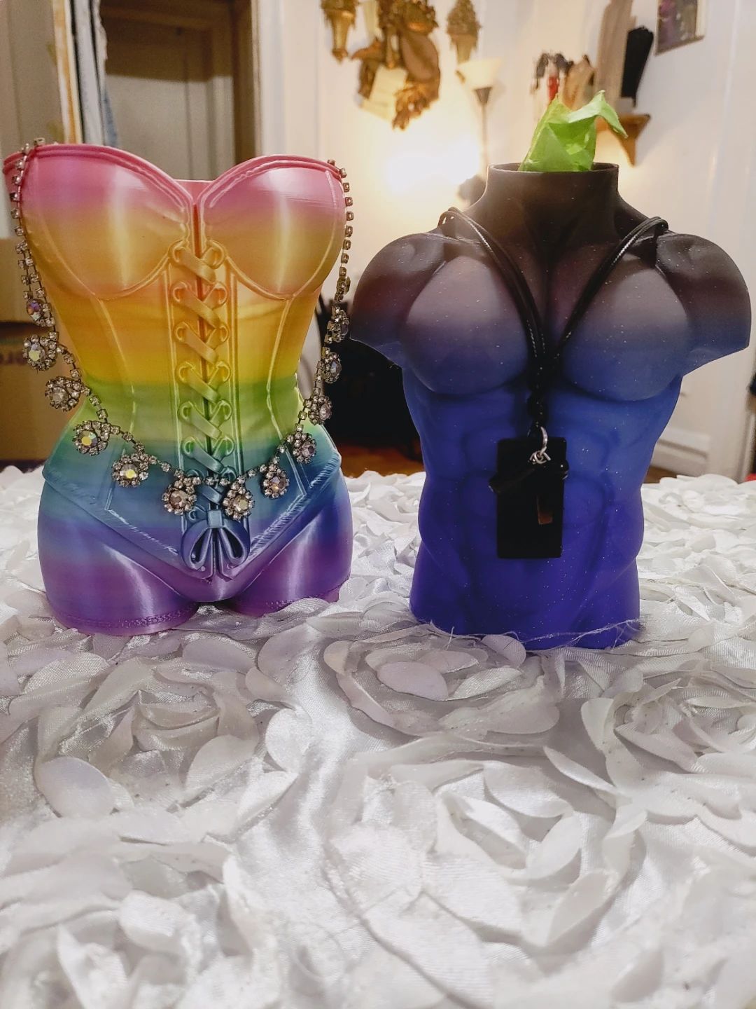 Rainbow Corset & Muscle Torso Figurines Vase, gift basket new - photo 3