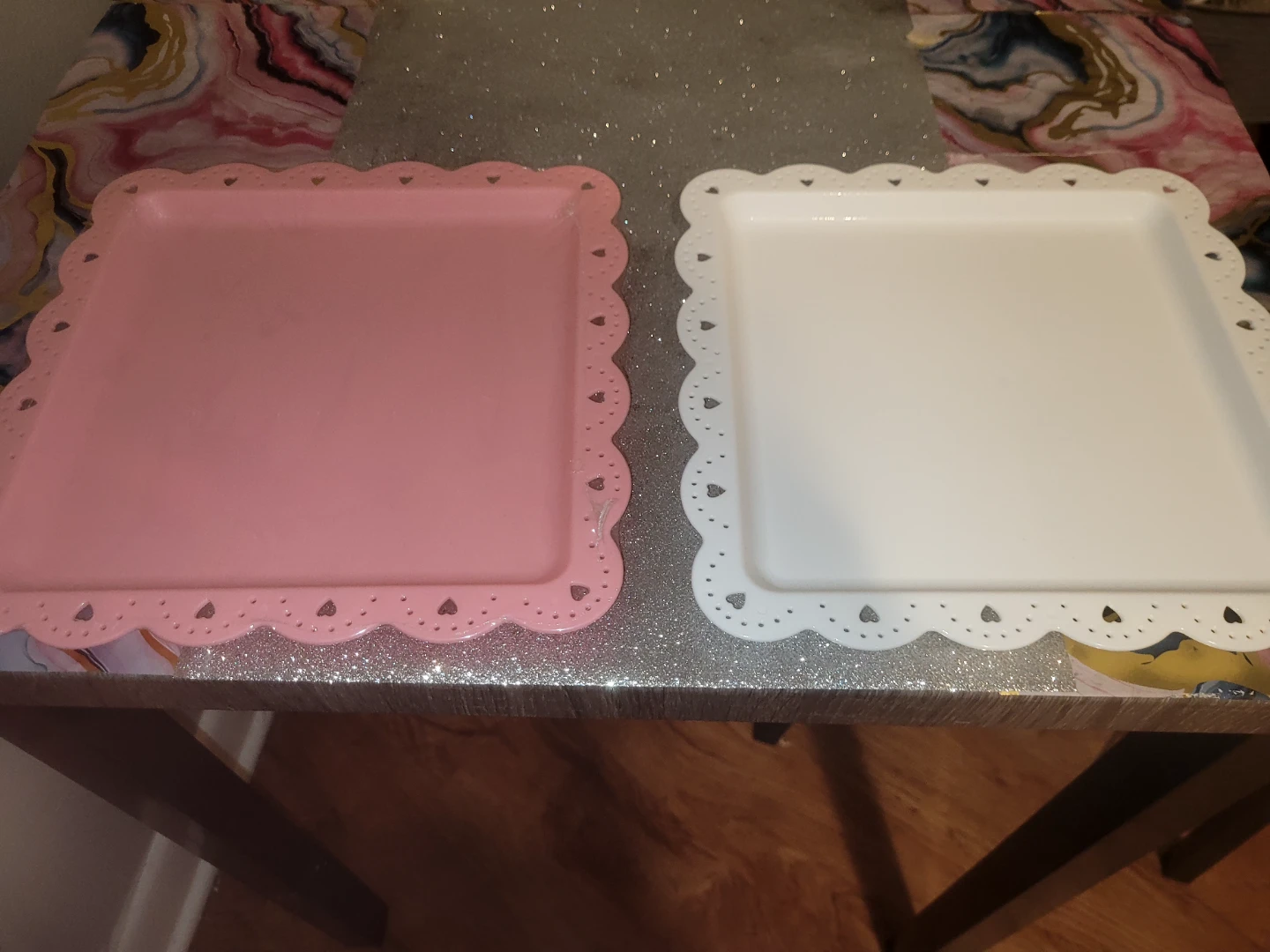 Set of 2 Square Serving Platters - Pink and White