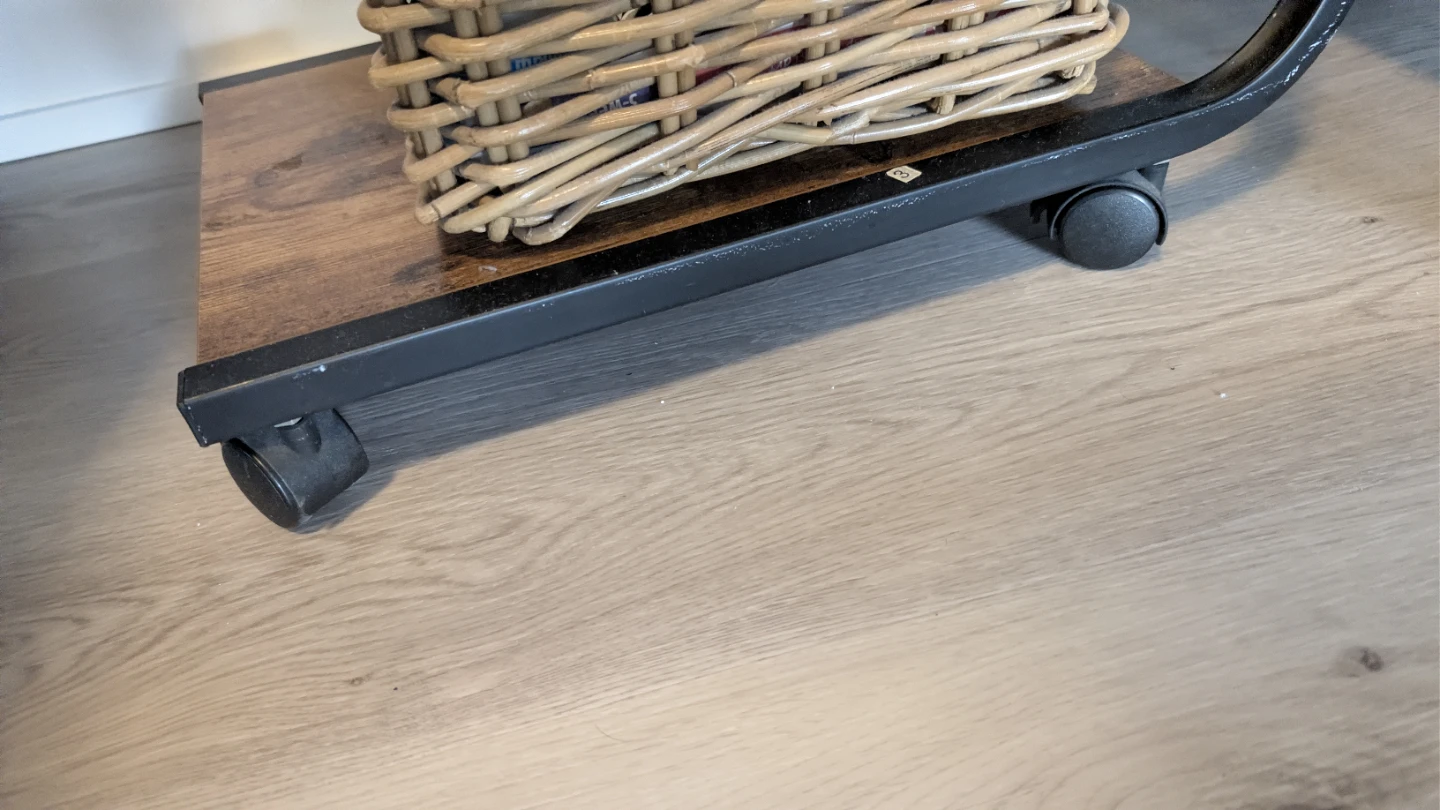 C-Shaped Side Table with Wheels - photo 4
