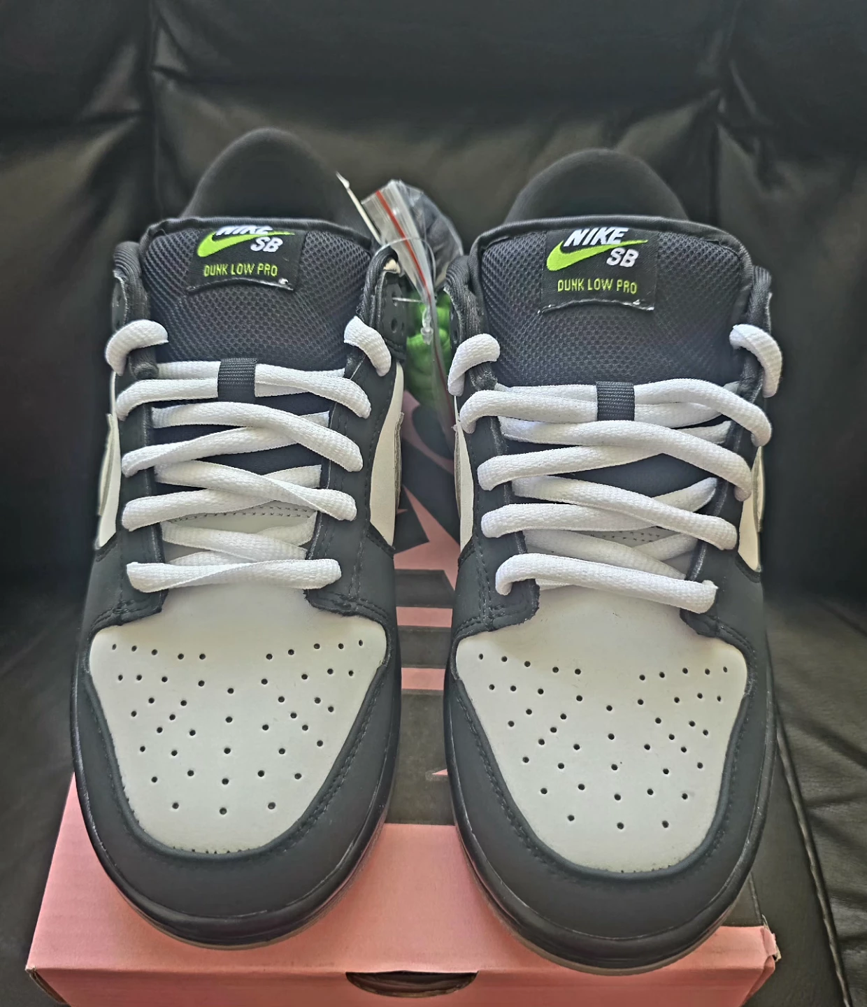 Brand new Nike Dunks SB Panda pigeon special  edition sale - photo 3