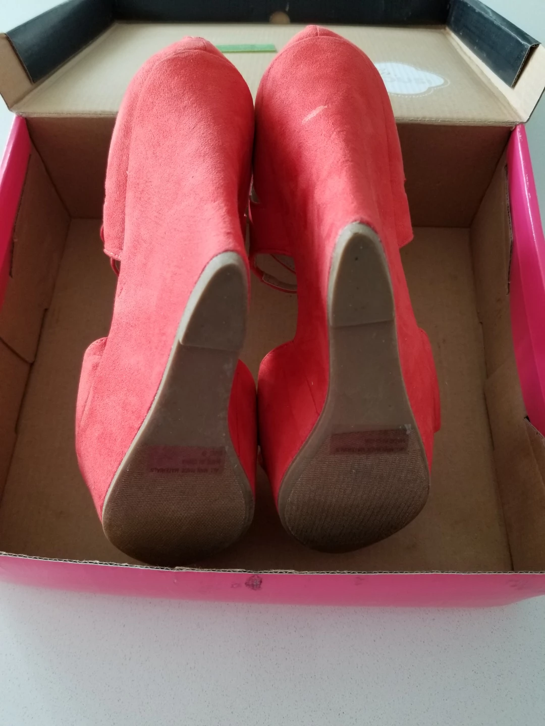 Red Wedges - photo 3