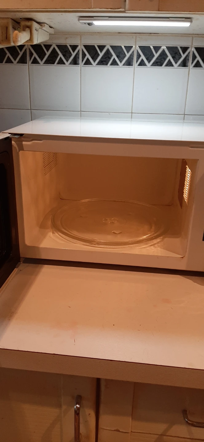 Danby White Countertop Microwave  READ DESCRIPTION ON SIZE - photo 2