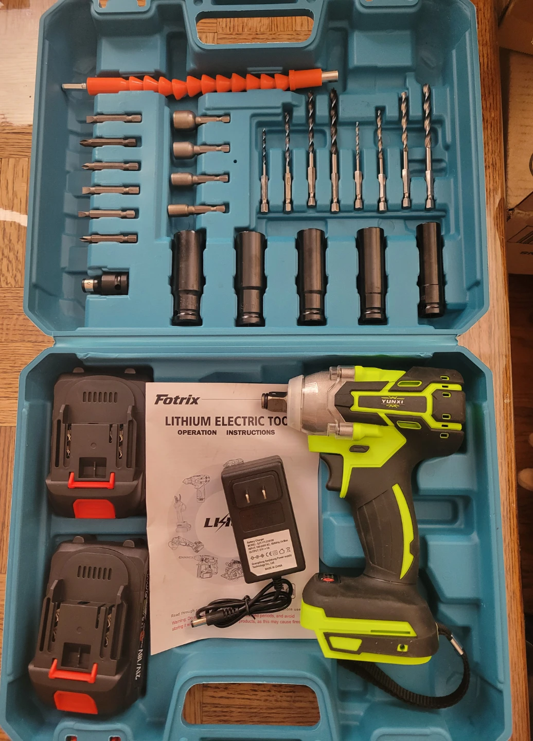NEW YUNXI BS002 Electric Wrench Set w/2 battaries 2.0Ah
