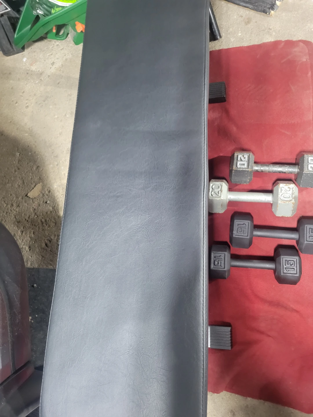 FLATBENCH  WITH SETS OF 15s and  20s HEXHEAD DUMBBELLS - photo 2