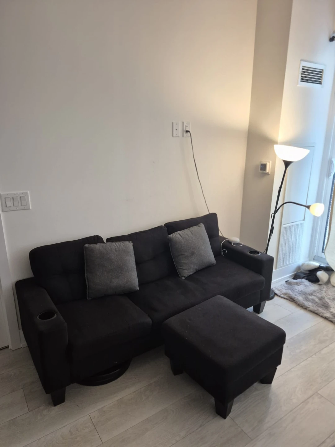 Black Sectional Sofa with Ottoman - photo 3