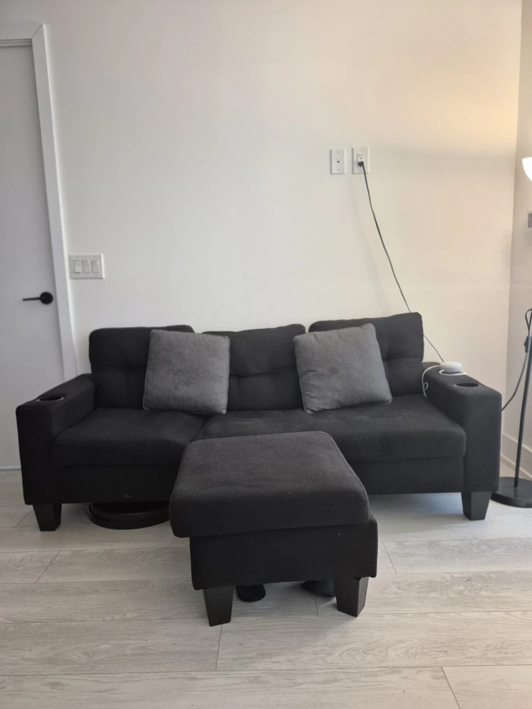 Black Sectional Sofa with Ottoman - photo 4