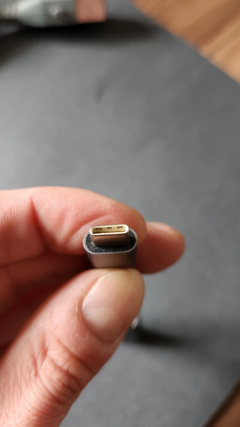 USB-C to Mini DisplayPort Adapter - photo 3