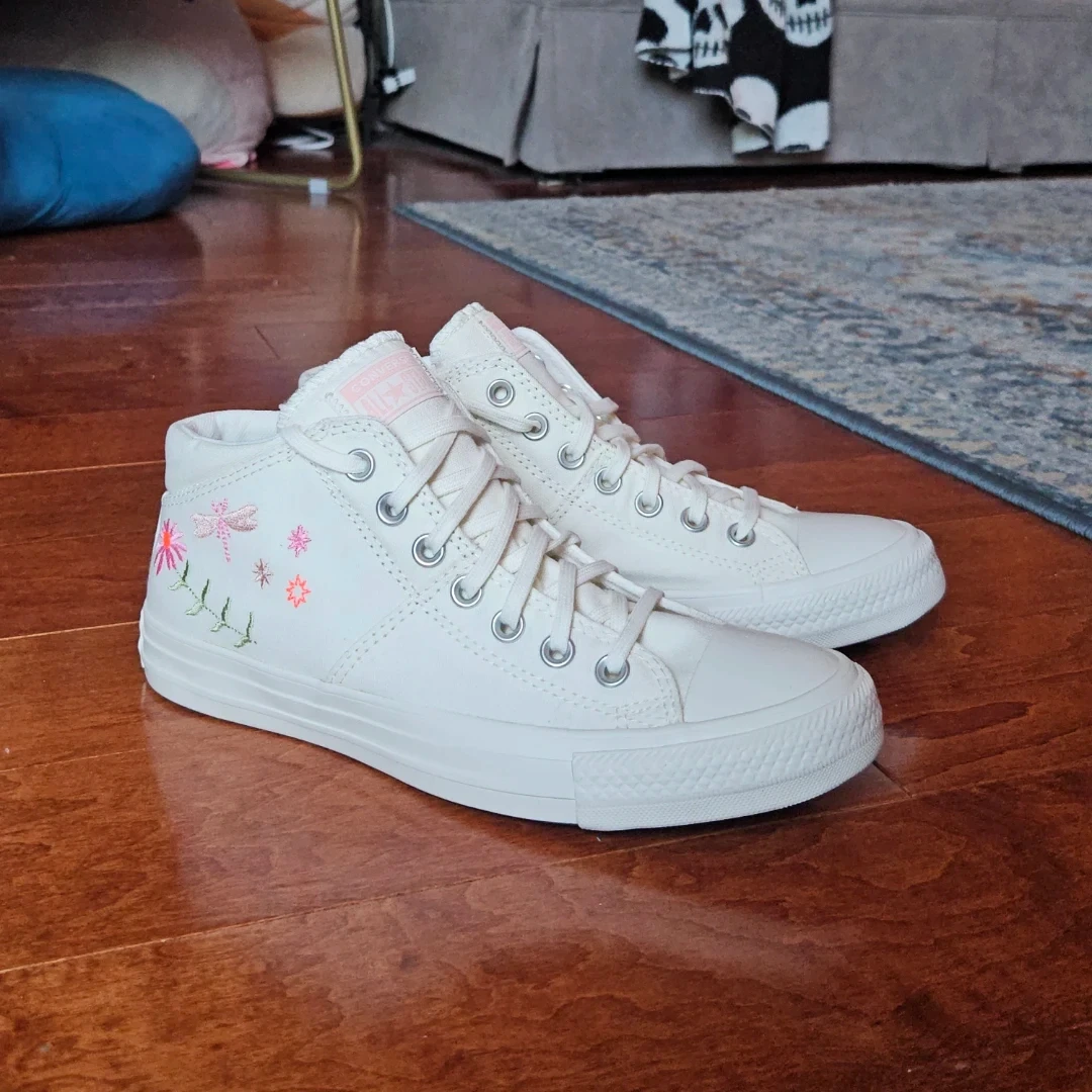 Converse with Cute Summer Embroidery in White