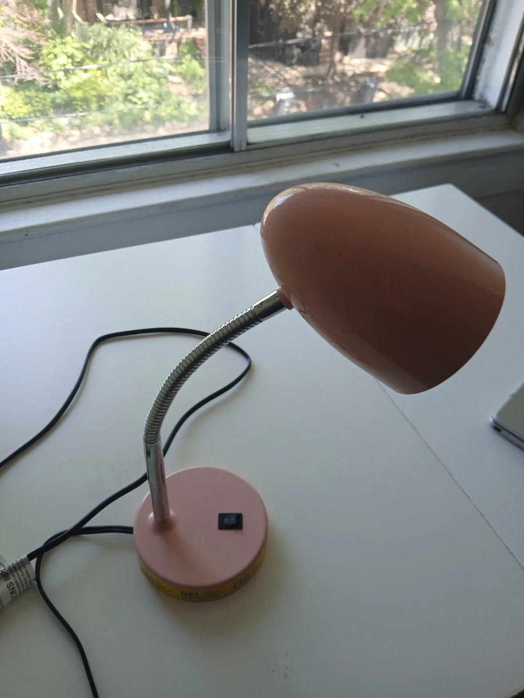 Pink Adjustable Gooseneck Desk Lamp