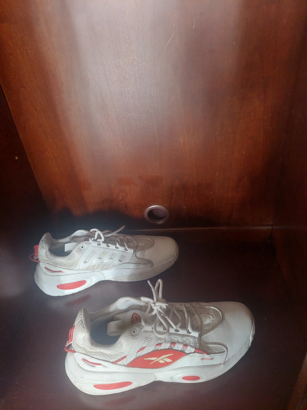 Reebok White Red Sneakers size 11 - photo 2