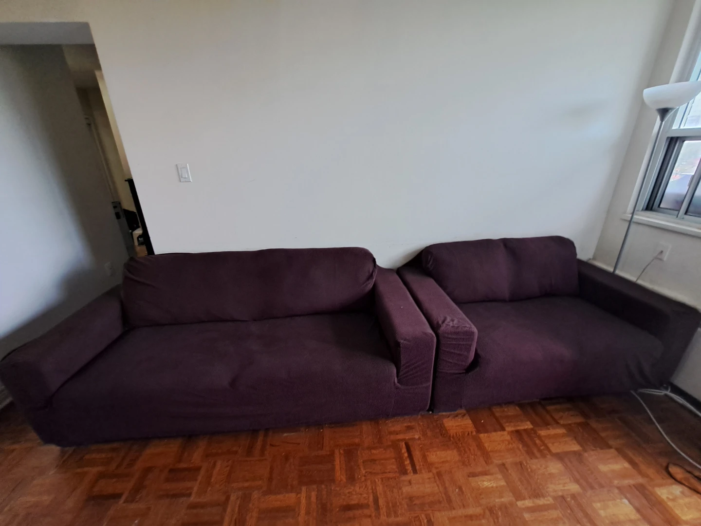 Expansive sofa set