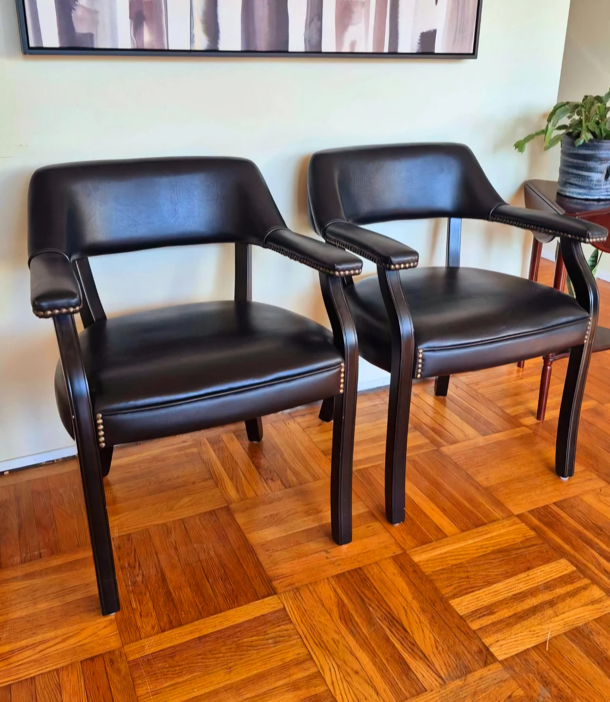 Pair Of Black Leather Horseshoe Accent Chairs - photo 3