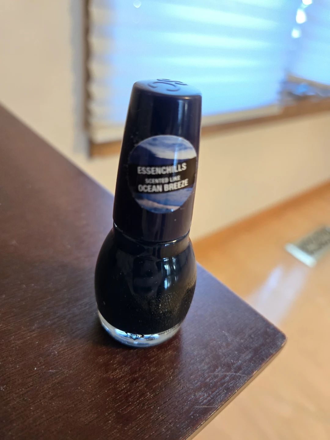 Essenchills Scented Nail Polish - Ocean Breeze