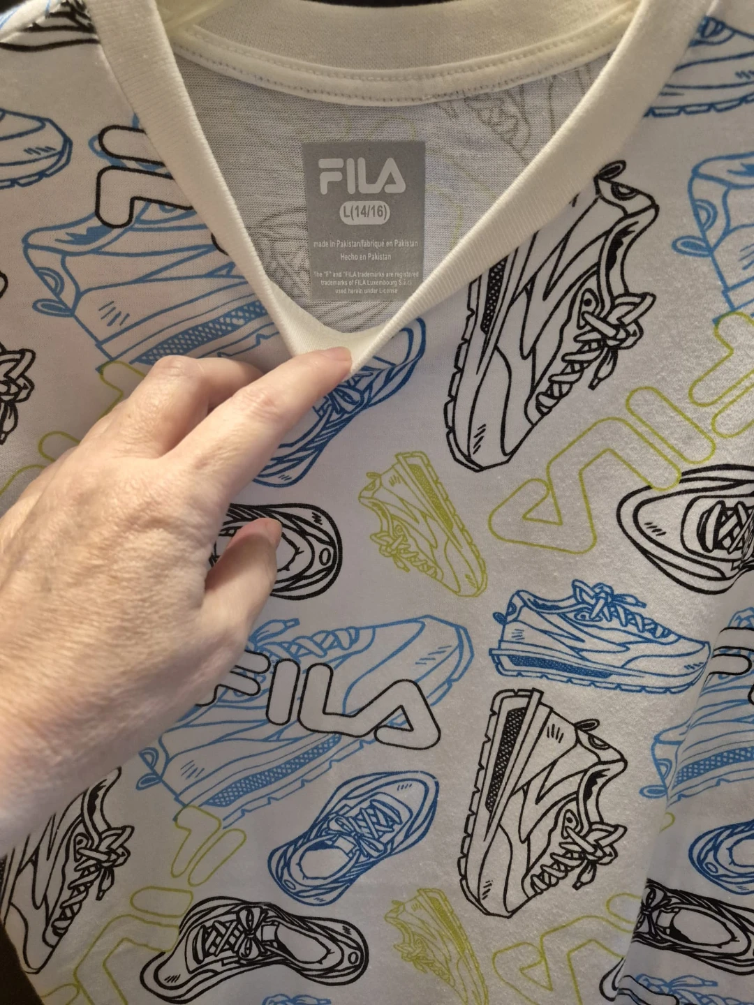 Fila Kids T-Shirt - White with Sneaker Print - Size L (14/16) - photo 2