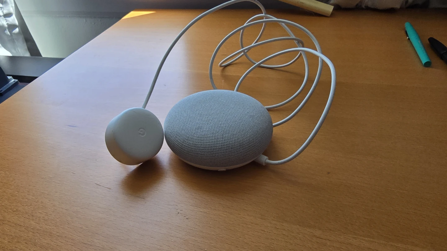Google Nest Mini (2nd Gen) Smart Speaker - Chalk