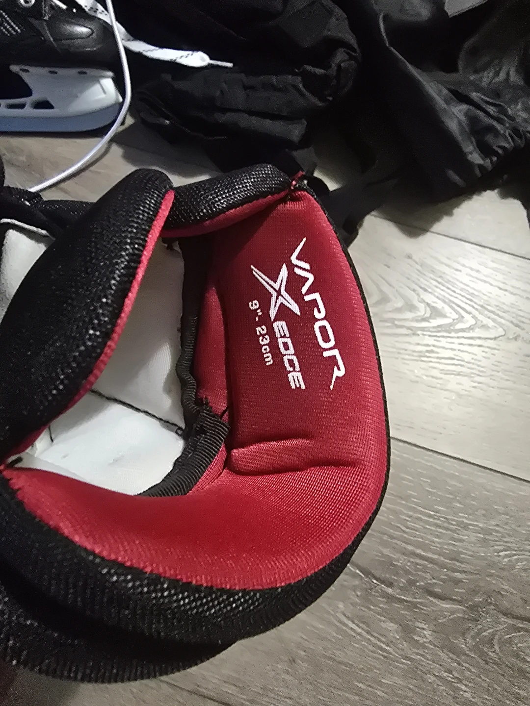 Bauer Prodigy Youth Hockey Helmet and Gloves - photo 5