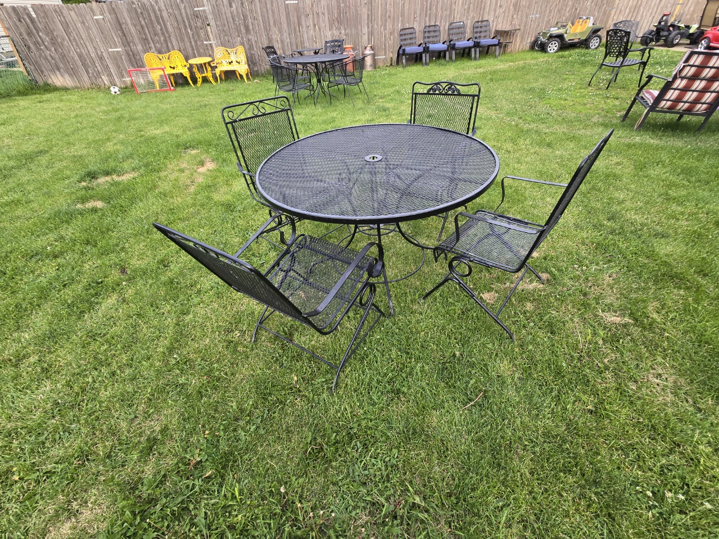 Black Metal Round Patio Dining Set with 4 Chairs