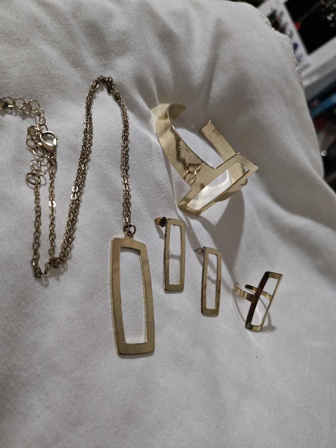 Gold Tone Geometric Jewelry Set (Copper Material) - photo 2