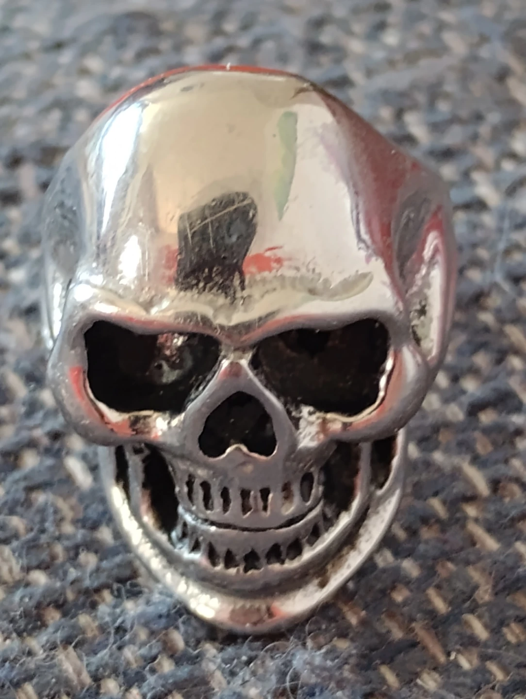Skull ring