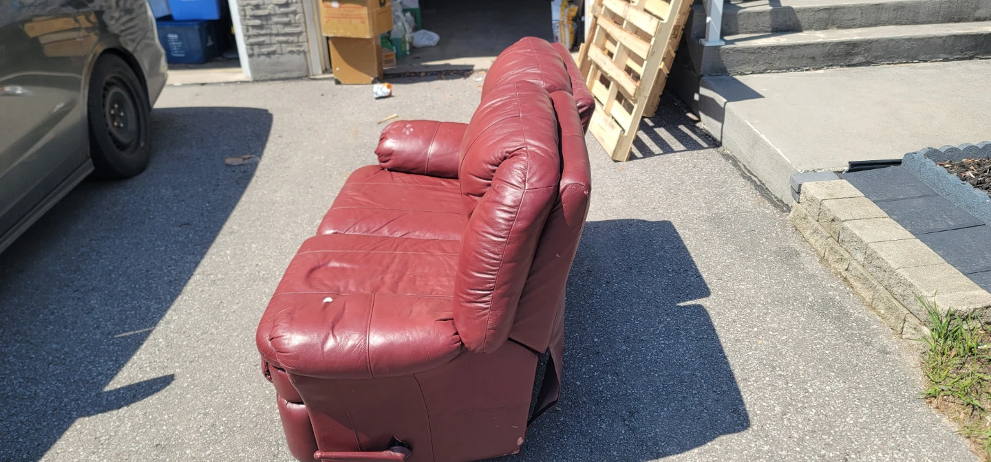 Burgundy Leather Recliner Chair - photo 4