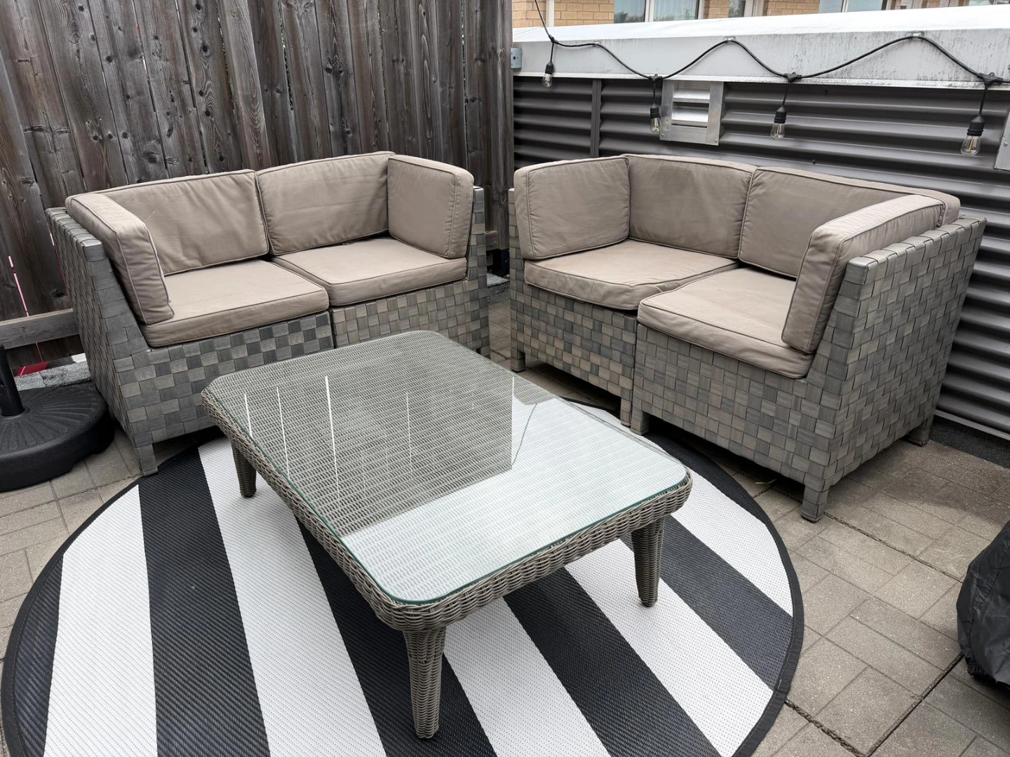 Patio conversation set (2 sofas + 1 coffee table)